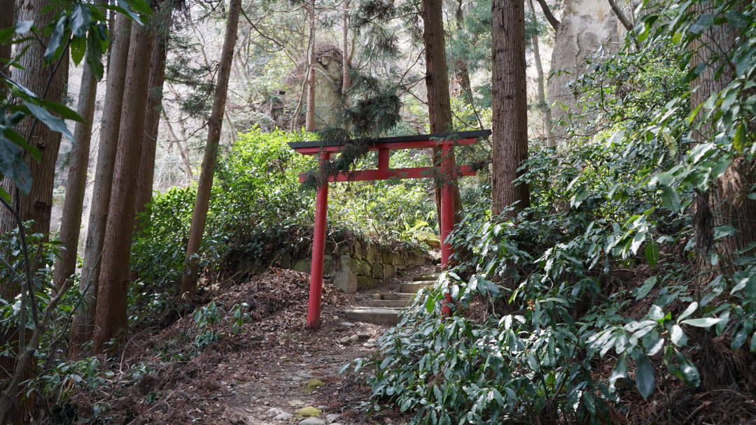 蠣崎稲荷大明神