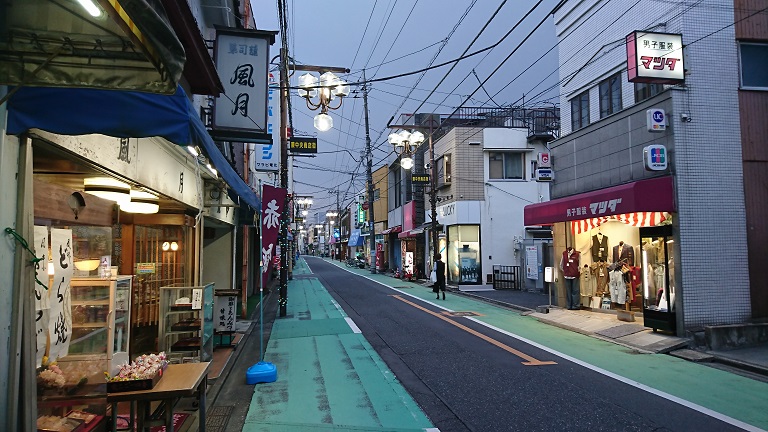 蕨駅西口商店街
